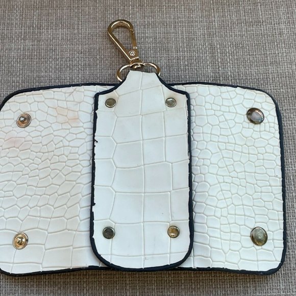 Key chain Bag Cream Faux Leather Vegan 6 Key Holder Key Chian Bag detach to belt - Picture 5 of 12